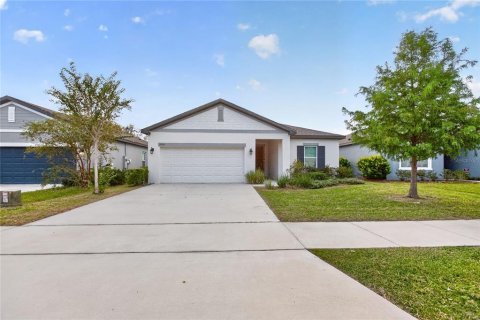 House in DeLand, Florida 4 bedrooms, 175.59 sq.m. № 2396276 - photo 3