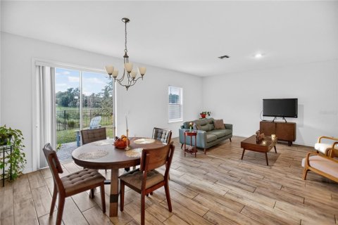 House in DeLand, Florida 4 bedrooms, 175.59 sq.m. № 2396276 - photo 24