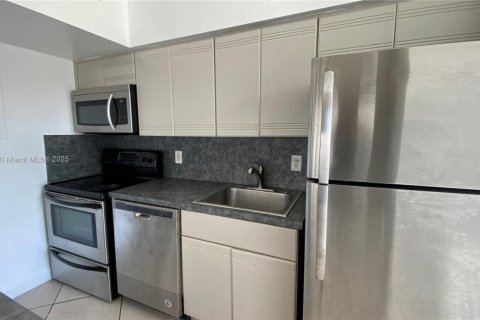 Купить кондоминиум в Майами-Бич, Флорида 2 спальни, 83.8м2, № 1804482 - фото 30