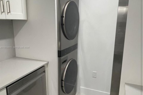 Condominio en alquiler en Bal Harbour, Florida, 1 dormitorio, 83.24 m2 № 2054585 - foto 7