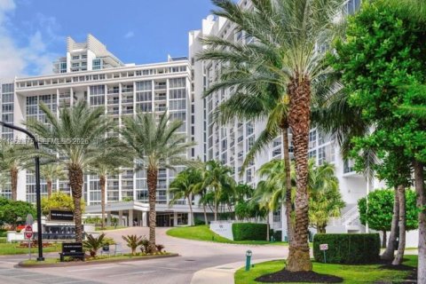 Condominio en alquiler en Bal Harbour, Florida, 1 dormitorio, 83.24 m2 № 2054585 - foto 16