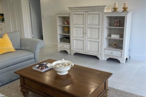 Condominio en alquiler en Bal Harbour, Florida, 1 dormitorio, 83.24 m2 № 2054585 - foto 4