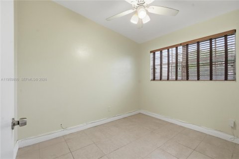 House in Fort Lauderdale, Florida 3 bedrooms, 76.64 sq.m. № 2007024 - photo 16