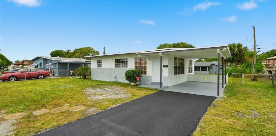 House in Fort Lauderdale, Florida 3 bedrooms, 76.64 sq.m. № 2007024