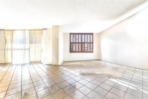 Купить кондоминиум в Майами-Бич, Флорида 1 спальня, 119.84м2, № 2024575 - фото 4