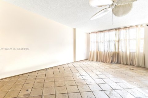 Купить кондоминиум в Майами-Бич, Флорида 1 спальня, 119.84м2, № 2024575 - фото 13