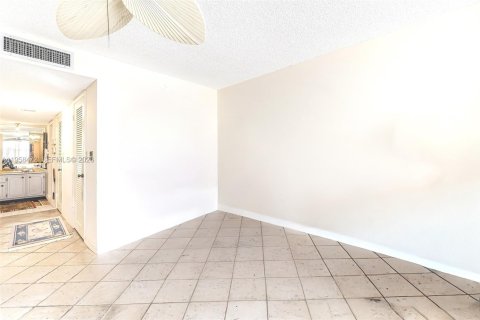 Купить кондоминиум в Майами-Бич, Флорида 1 спальня, 119.84м2, № 2024575 - фото 12