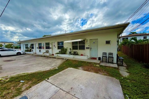 Снять в аренду квартиру в Холливуд, Флорида 1 спальня, 41.81м2, № 1955138 - фото 1