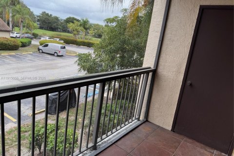Condo in Pompano Beach, Florida, 1 bedroom  № 1971782 - photo 11
