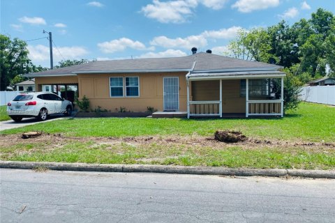 House in Lakeland, Florida 2 bedrooms № 1762453 - photo 1