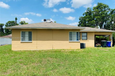 House in Lakeland, Florida 2 bedrooms № 1762453 - photo 9