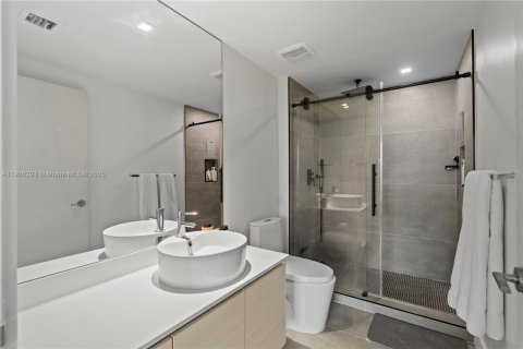 Condominio en alquiler en Miami, Florida, 2 dormitorios, 88.35 m2 № 2012403 - foto 11