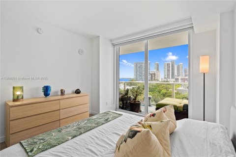 Condominio en alquiler en Miami, Florida, 2 dormitorios, 88.35 m2 № 2012403 - foto 10