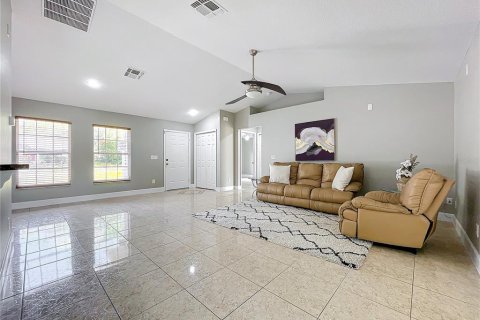 House in Longwood, Florida 3 bedrooms, 169.08 sq.m. № 2280709 - photo 2