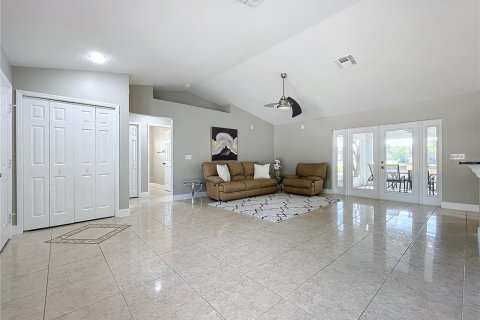 House in Longwood, Florida 3 bedrooms, 169.08 sq.m. № 2280709 - photo 18