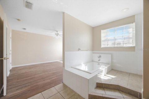 Townhouse in Davenport, Florida 3 bedrooms, 175.31 sq.m. № 2380510 - photo 14