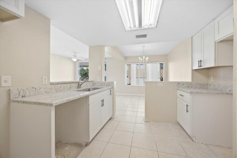 Townhouse in Davenport, Florida 3 bedrooms, 175.31 sq.m. № 2380510 - photo 9