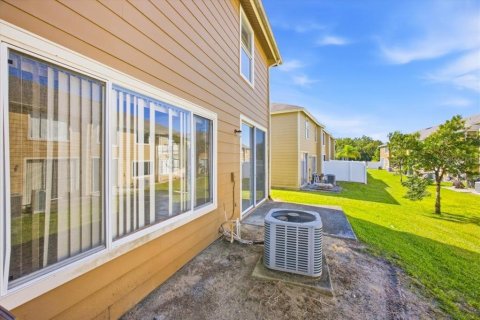 Townhouse in Davenport, Florida 3 bedrooms, 175.31 sq.m. № 2380510 - photo 21