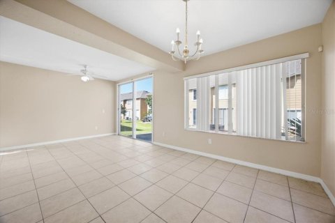 Townhouse in Davenport, Florida 3 bedrooms, 175.31 sq.m. № 2380510 - photo 6
