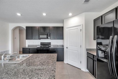 House in Wesley Chapel, Florida 4 bedrooms, 164.16 sq.m. № 1810486 - photo 24