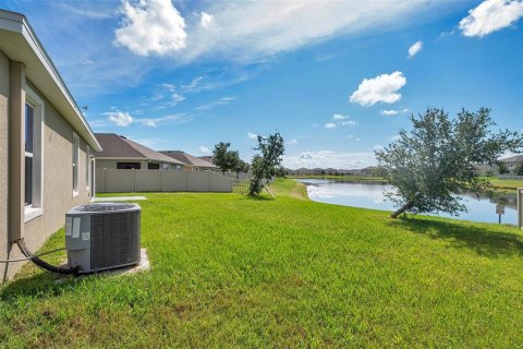 House in Wesley Chapel, Florida 4 bedrooms, 164.16 sq.m. № 1810486 - photo 5
