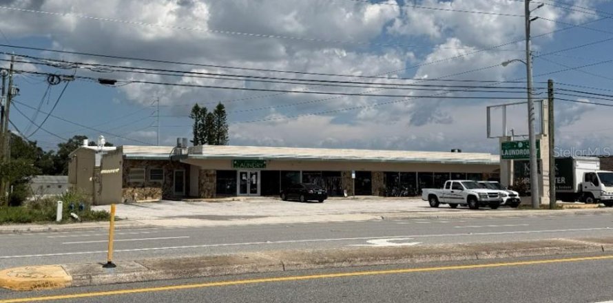 Propiedad comercial en Seminole, Florida 963.95 m2 № 2421720
