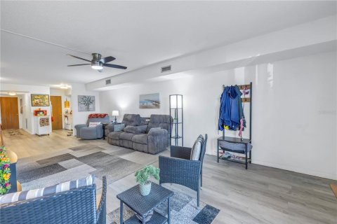 Copropriété à vendre à Kenneth City, Floride: 2 chambres, 106.84 m2 № 1299908 - photo 7