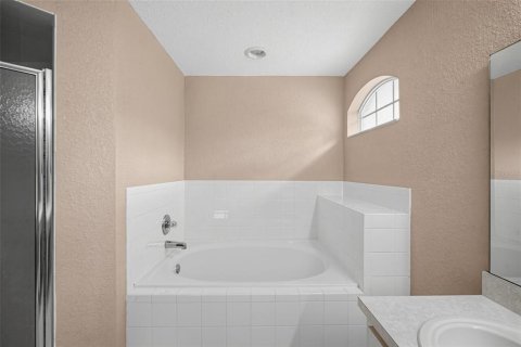 House in Lakeland, Florida 3 bedrooms, 172.71 sq.m. № 2348036 - photo 21