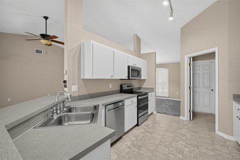House in Lakeland, Florida 3 bedrooms, 172.71 sq.m. № 2348036 - photo 10