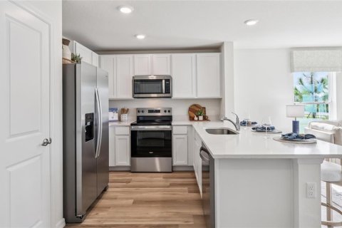 Townhouse in Alachua, Florida 3 bedrooms, 135.45 sq.m. № 2112792 - photo 4
