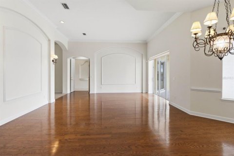 House in Orlando, Florida 5 bedrooms, 288.65 sq.m. № 2217637 - photo 14