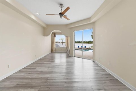 House in Orlando, Florida 5 bedrooms, 288.65 sq.m. № 2217637 - photo 28