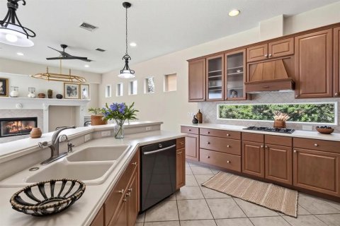 House in Orlando, Florida 5 bedrooms, 288.65 sq.m. № 2217637 - photo 25
