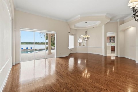 House in Orlando, Florida 5 bedrooms, 288.65 sq.m. № 2217637 - photo 10