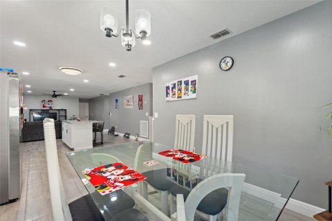 Villa ou maison à vendre à Winter Haven, Floride: 4 chambres, 155.33 m2 № 1518268 - photo 9