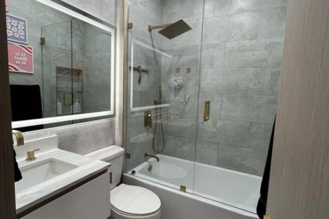 Condo in Pembroke Pines, Florida, 2 bedrooms  № 2247977 - photo 13