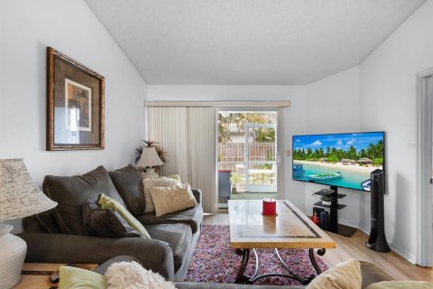 Touwnhouse à vendre à Clearwater, Floride: 3 chambres, 144.09 m2 № 2330278 - photo 3