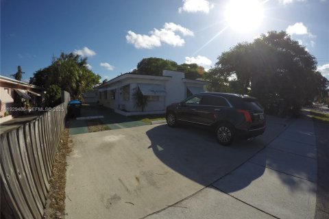 Снять в аренду квартиру в Холливуд, Флорида 1 спальня, 69.68м2, № 1989371 - фото 11