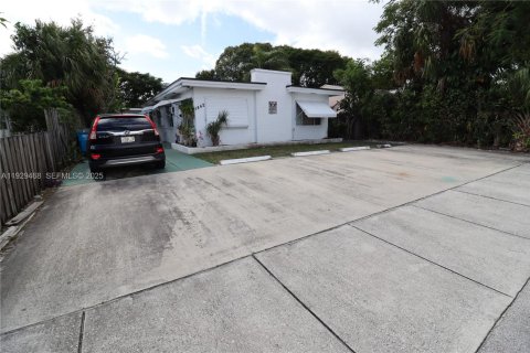 Снять в аренду квартиру в Холливуд, Флорида 1 спальня, 69.68м2, № 1989371 - фото 20