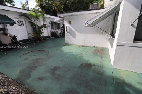 Снять в аренду квартиру в Холливуд, Флорида 1 спальня, 69.68м2, № 1989371 - фото 18