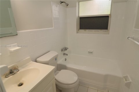 Снять в аренду квартиру в Холливуд, Флорида 1 спальня, 69.68м2, № 1989371 - фото 21