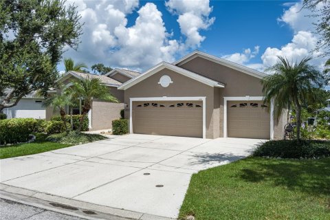 House in Bradenton, Florida 3 bedrooms, 163.69 sq.m. № 1911563 - photo 4