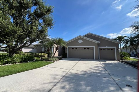 House in Bradenton, Florida 3 bedrooms, 163.69 sq.m. № 1911563 - photo 2