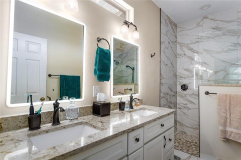 House in Bradenton, Florida 3 bedrooms, 163.69 sq.m. № 1911563 - photo 23