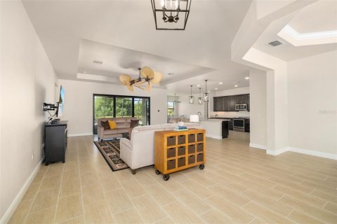 House in Venice, Florida 3 bedrooms, 302.21 sq.m. № 2150905 - photo 6