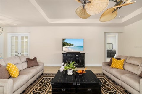 House in Venice, Florida 3 bedrooms, 302.21 sq.m. № 2150905 - photo 11