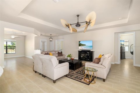 House in Venice, Florida 3 bedrooms, 302.21 sq.m. № 2150905 - photo 12