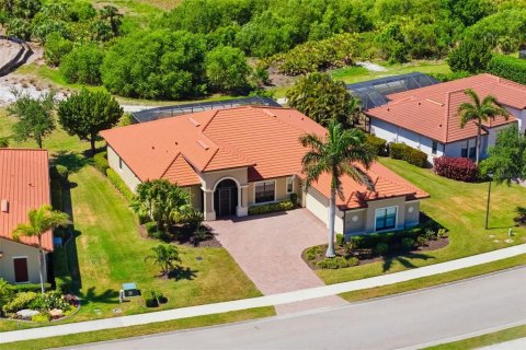 House in Venice, Florida 3 bedrooms, 302.21 sq.m. № 2150905 - photo 2