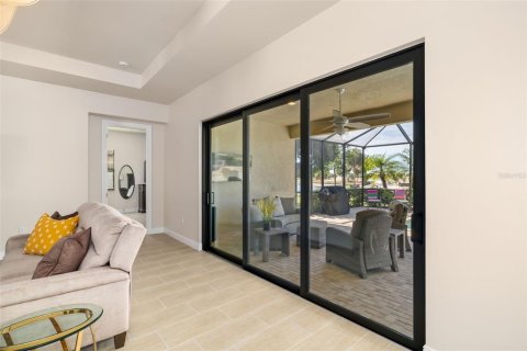 House in Venice, Florida 3 bedrooms, 302.21 sq.m. № 2150905 - photo 10