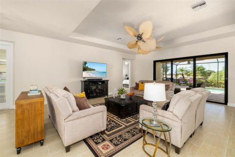 House in Venice, Florida 3 bedrooms, 302.21 sq.m. № 2150905 - photo 9